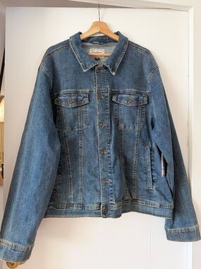 90’s style Flag & Anthem Jeans Jacket NWT
MSRP $149